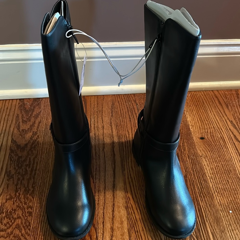 NWT-Girls black boots, size 3